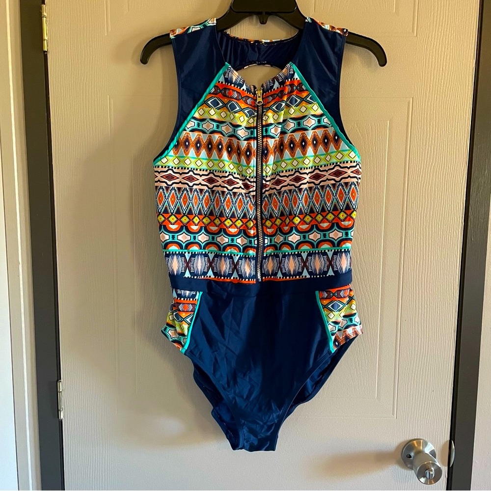 Ellen Tracy swimsuit bathing suit one piece tribal pattern size 14 open back